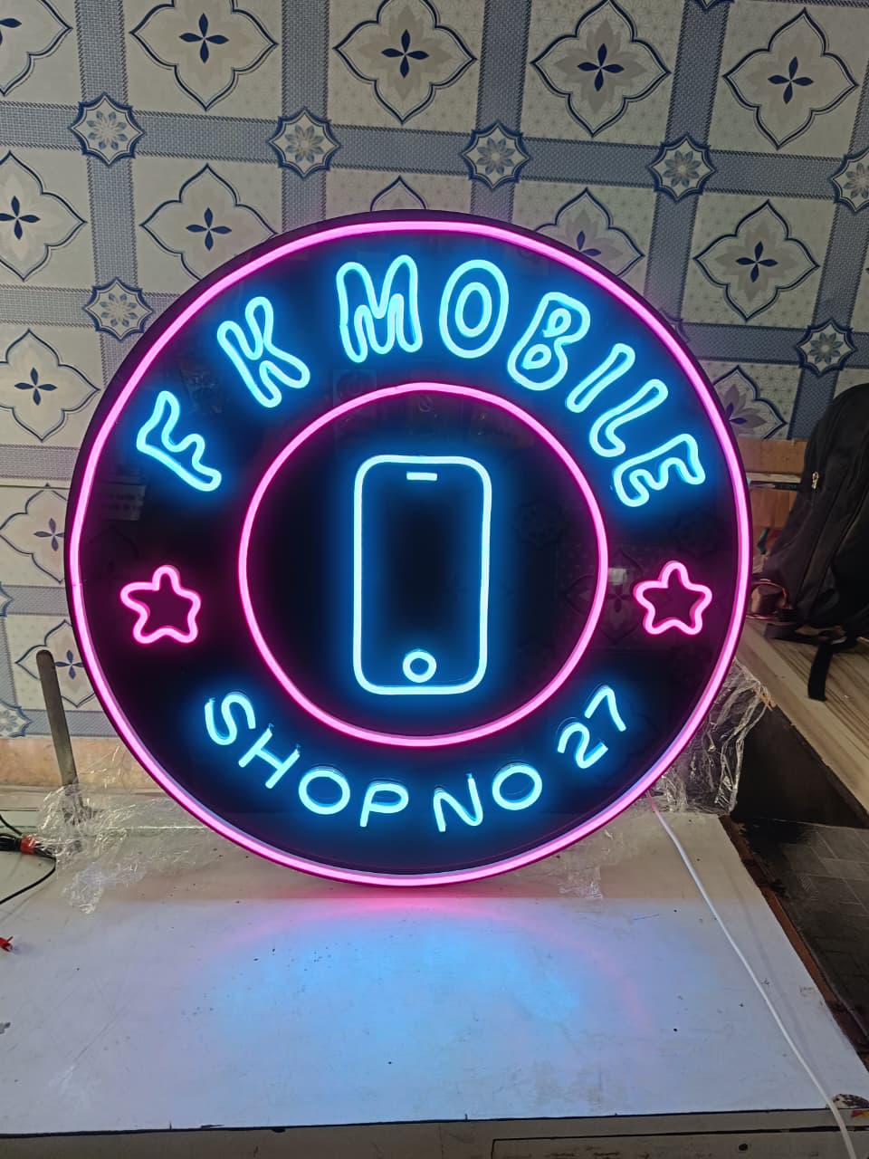 Neon Sign Logo for Mobile Shop
